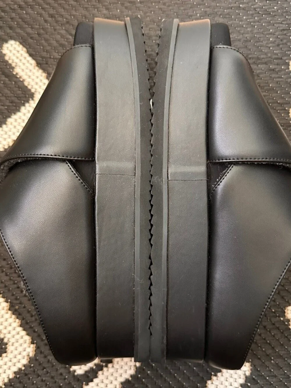 ROAM CROSS STACK PLATFORM SANDALS IN BLACK Size 6